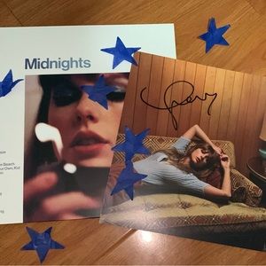 TAYLOR SWIFT SIGNED VINYL MIDNIGHTS MOONSTONE BLUE NWT